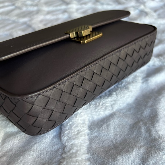 Bottega Veneta - Convertible Clutch + Crossbody - Picture 3 of 7